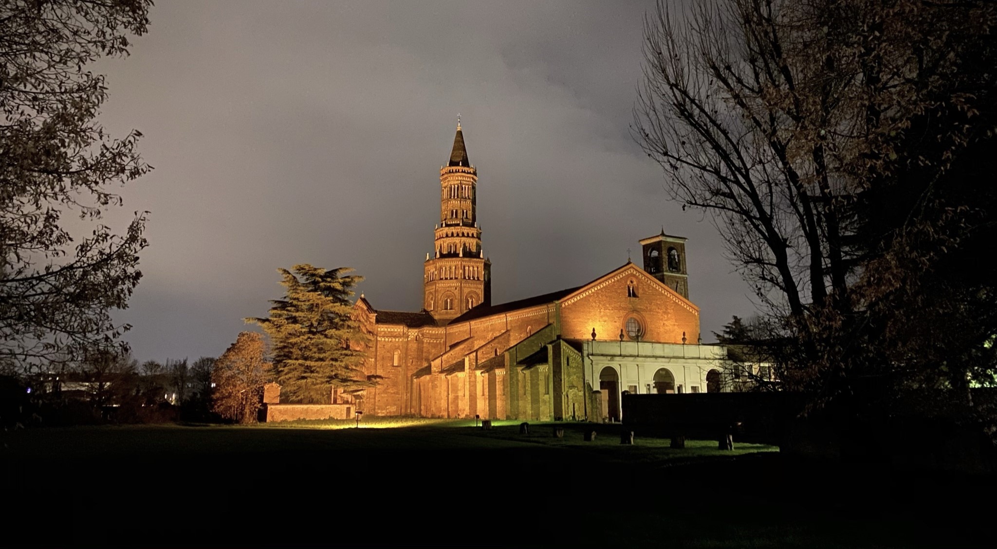 Abbazia all’imbrunire